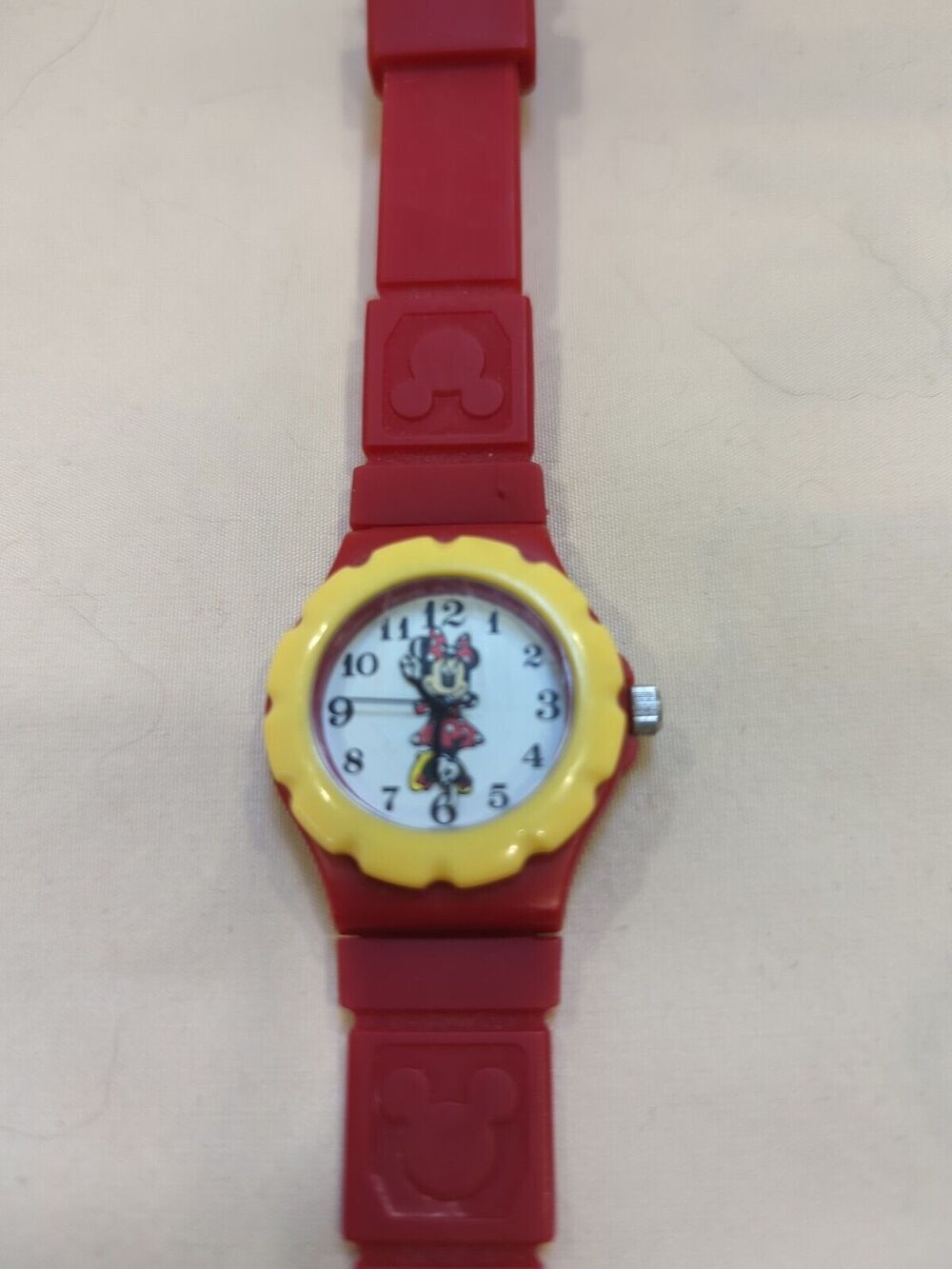 Disney Park Authentic Watch✿‎ Minnie Mouse Classic Pose Colorful Dial